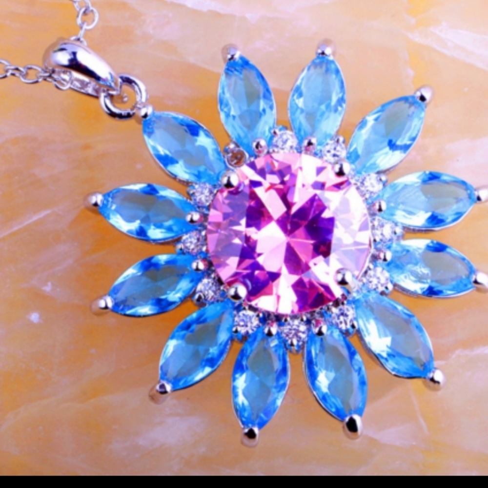 Bright sun necklace